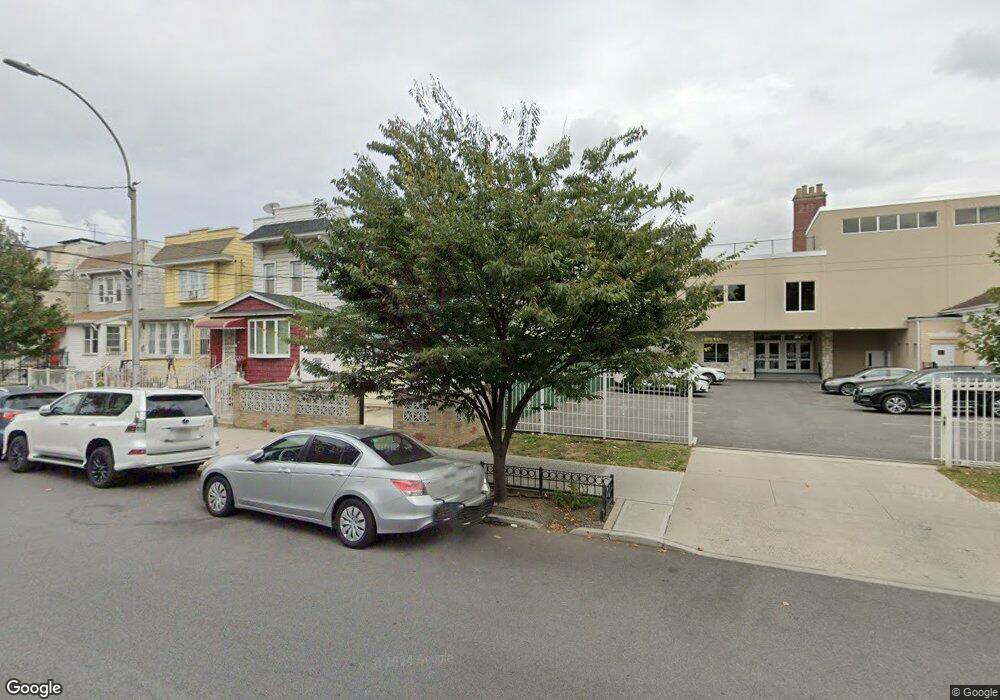 8737 111th St, Richmond Hill, NY 11418 - photo 1