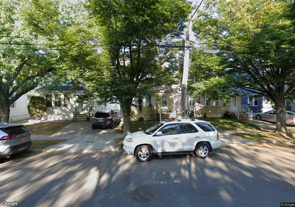 8928 Gettysburg St, Bellerose, NY 11426 - photo 1