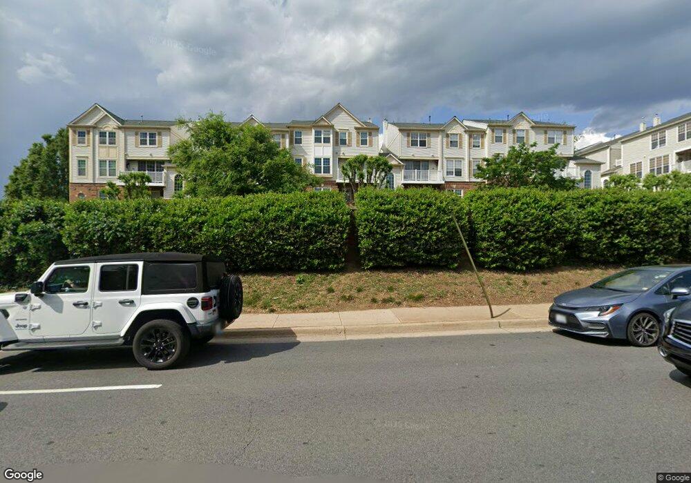 1729 Braddock Place unit 1729, Alexandria, VA 22302 - photo 1