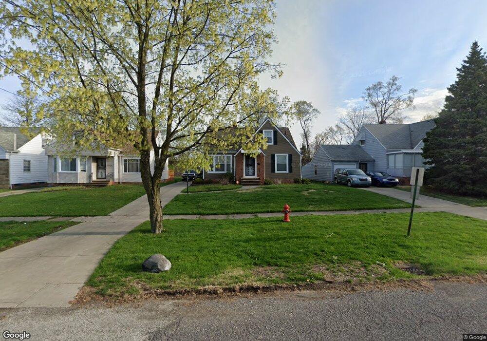 17701 Mccracken Rd, Maple Heights, OH 44137 - photo 1