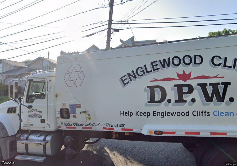 67 Center St, Englewood Cliffs, NJ 07632 - photo 1