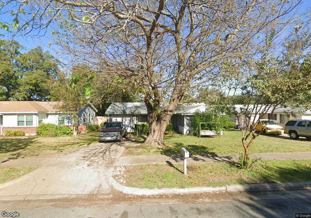 1212 Joly St, Ennis, TX 75119 - photo 1
