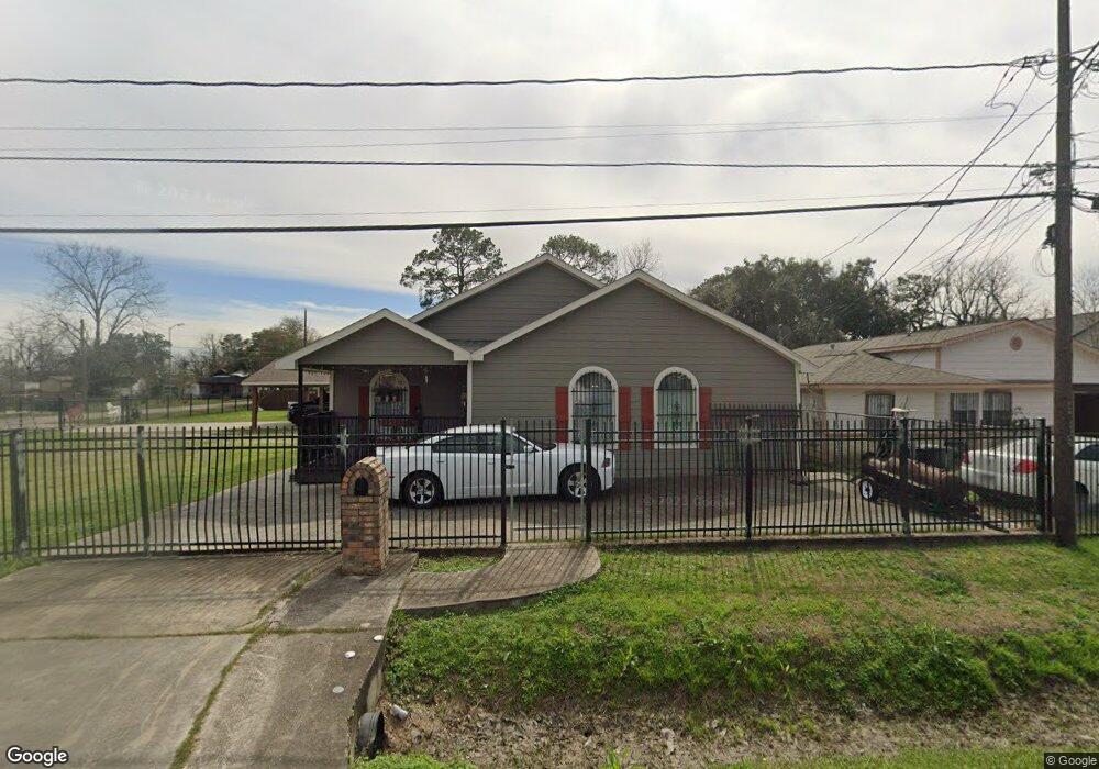 2404 Creston Dr, Houston, TX 77026 - photo 1