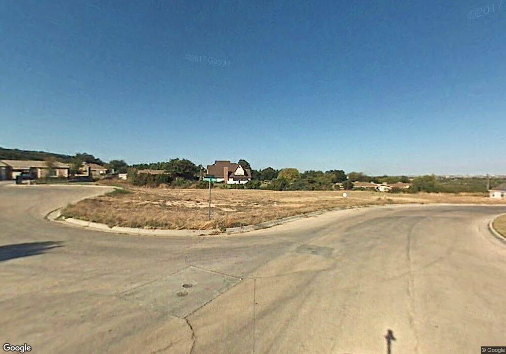 706 Caprock Dr, Big Spring, TX 79720 - photo 1