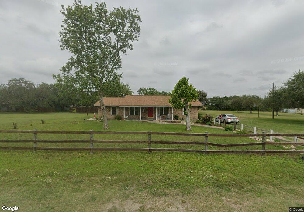 2852 N Mccoun Dr, Beeville, TX 78102 - photo 1