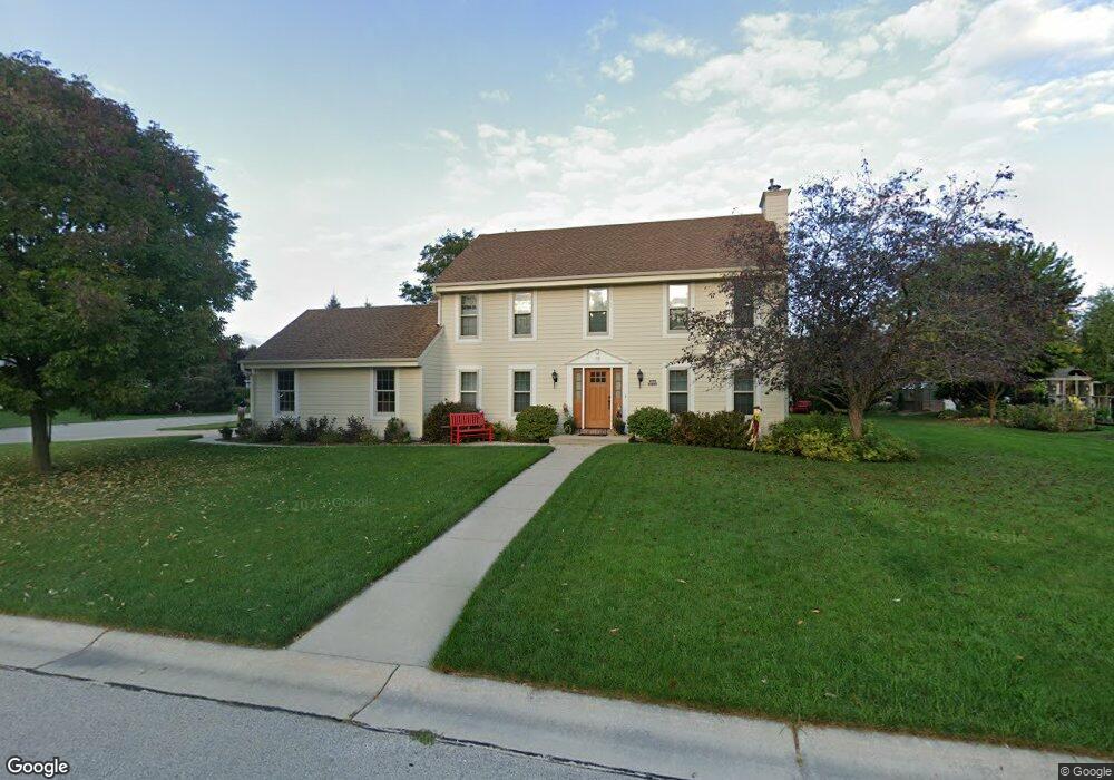 W150N7467 Hidden Meadow Ct, Menomonee Falls, WI 53051 - photo 1