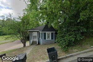 916 Dewitt St, Vicksburg, MS 39180