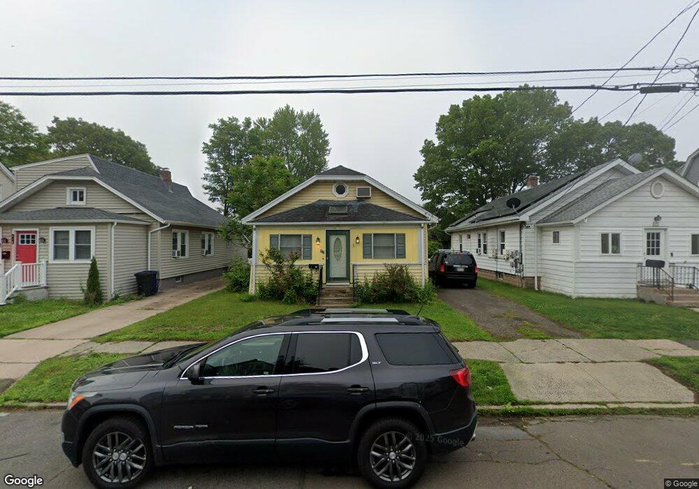 422 Blohm St, West Haven, CT 06516 - photo 1