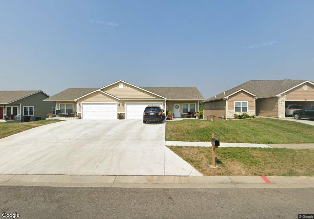 4121 SW Shenandoah Rd, Topeka, KS 66610 - photo 1