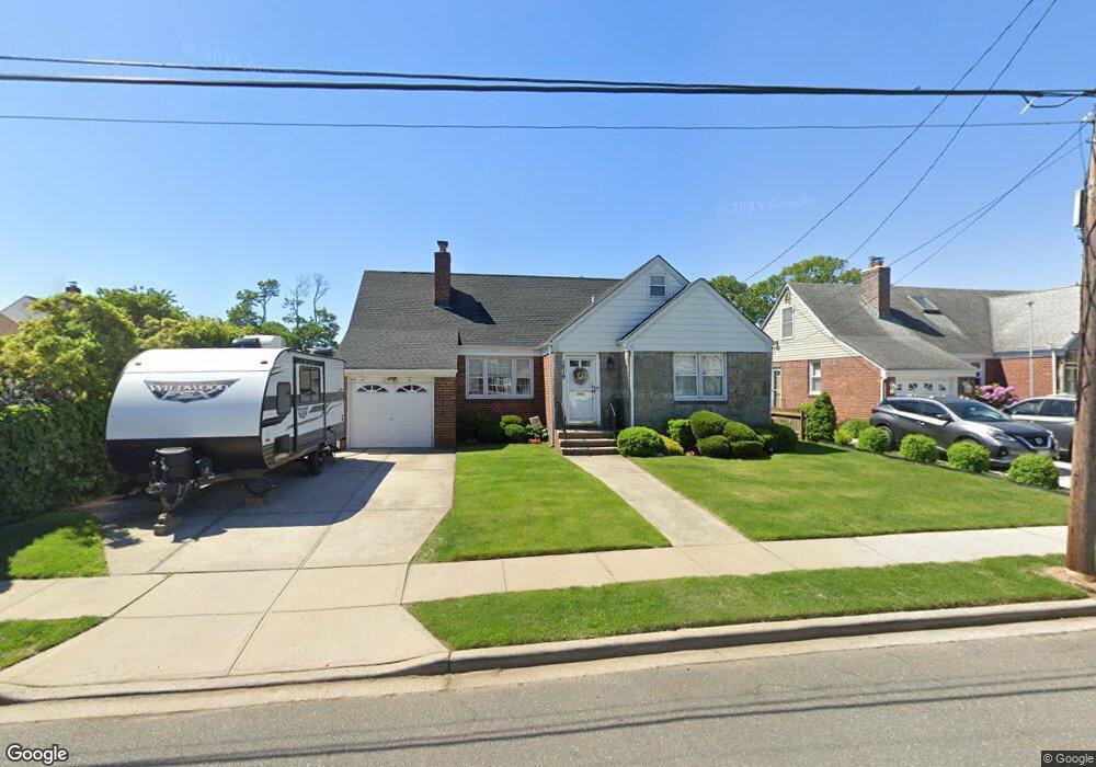 219 Lexington Ave, West Hempstead, NY 11552 - photo 1