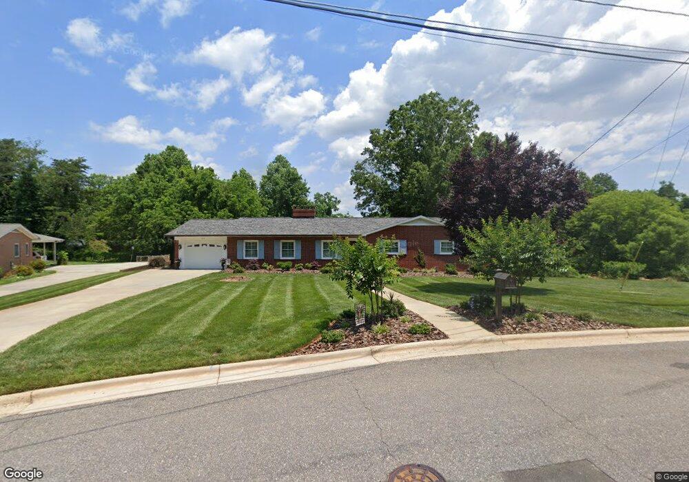 711 Georgia Ave, Statesville, NC 28677 - photo 1