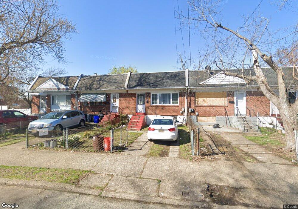 1069 Lakeshore Dr, Camden, NJ 08104 - photo 1