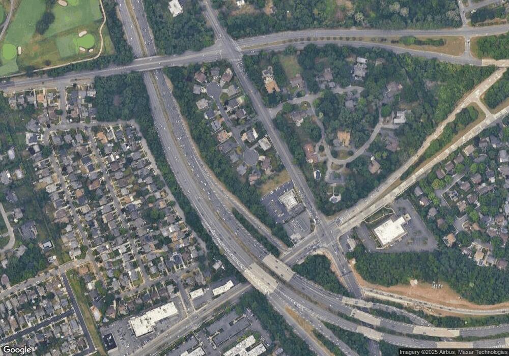 24 Laurel Ln, Old Westbury, NY 11568 - photo 1