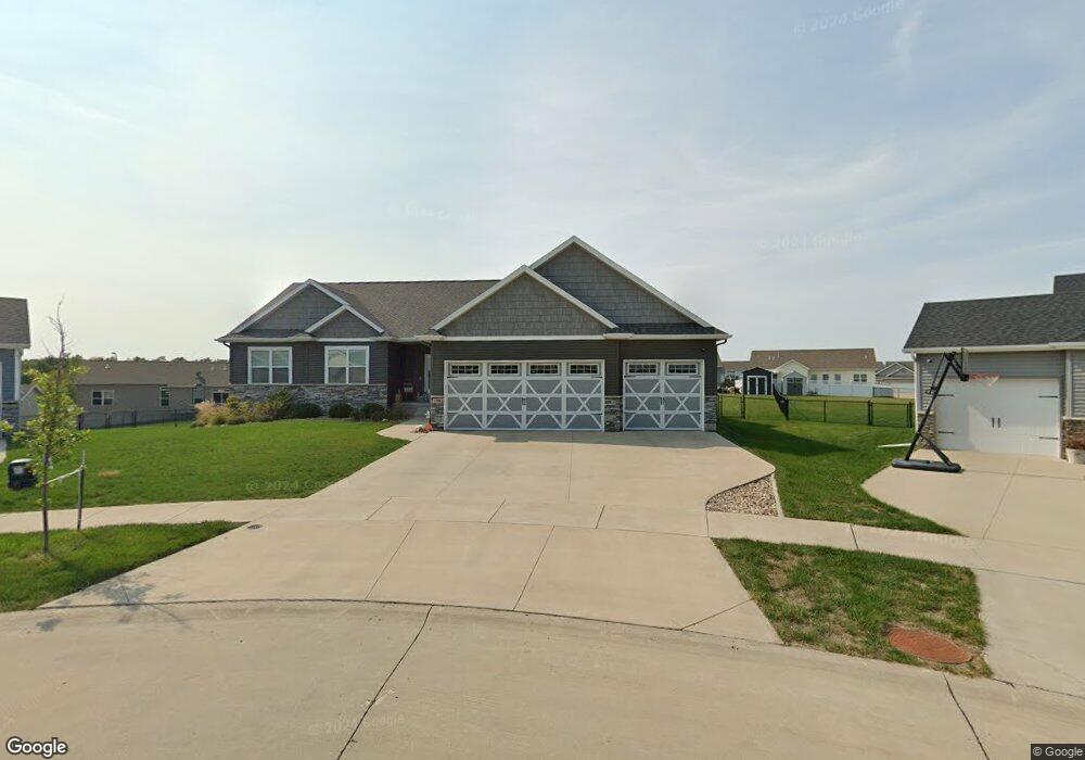 2208 Wycliffe Ct SW, Cedar Rapids, IA 52404 - photo 1