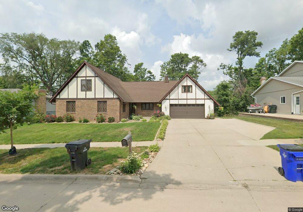 3133 Adirondack Dr NE, Cedar Rapids, IA 52402 - photo 1