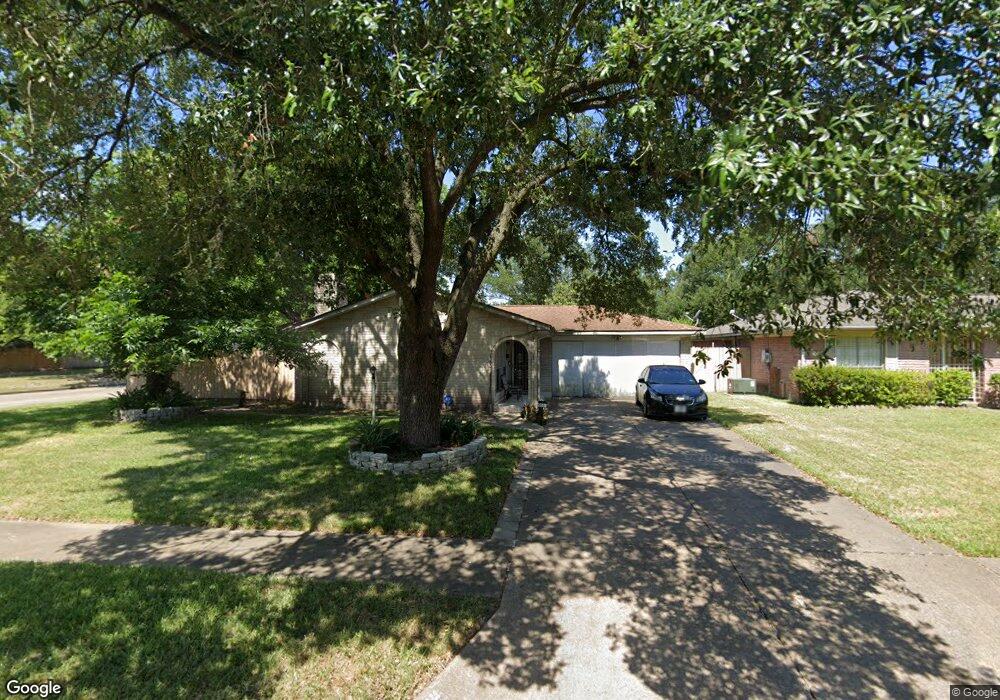 9003 Lazy River Ln, Houston, TX 77088 - photo 1