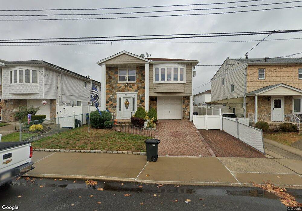 361 Montreal Ave, Staten Island, NY 10306 - photo 1