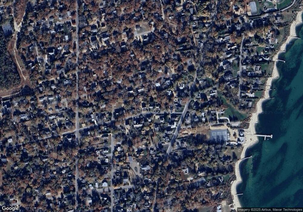 27 Daggett Ave, Vineyard Haven, MA 02568 - photo 1