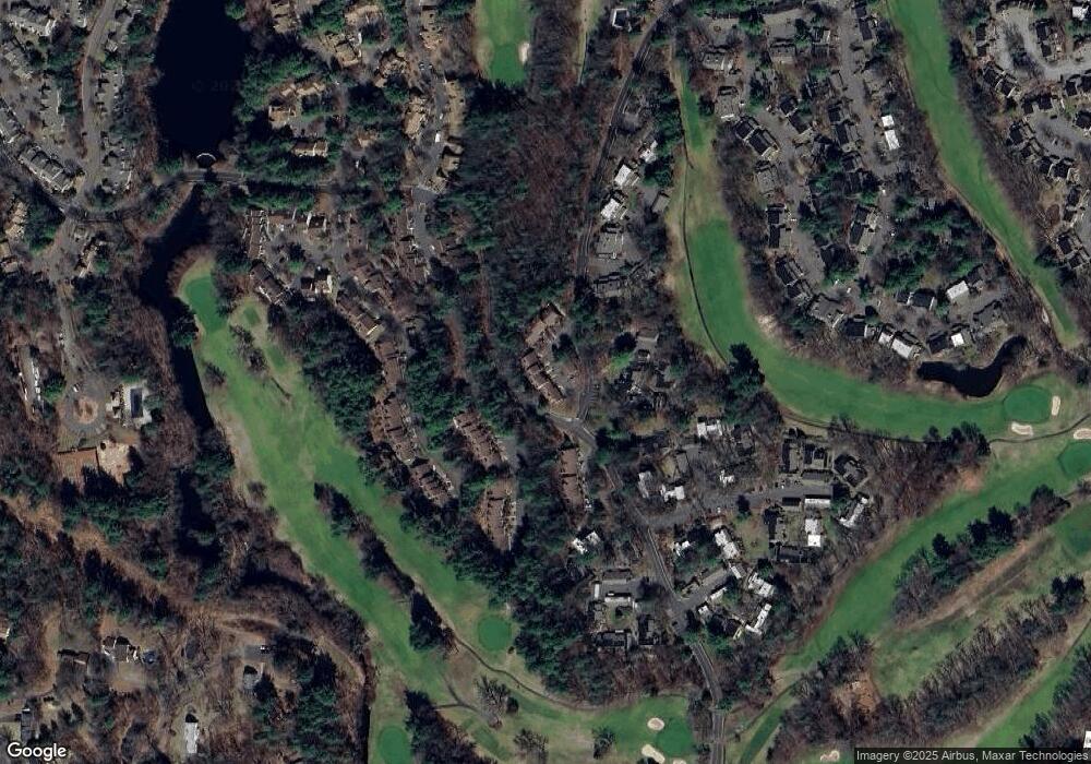 8 Overlook Ct, Avon, CT 06001 - photo 1