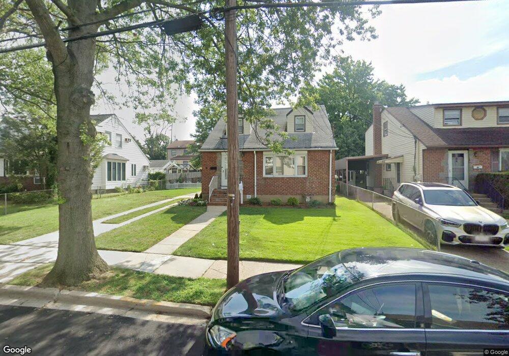 134 Farnum Blvd, Franklin Square, NY 11010 - photo 1