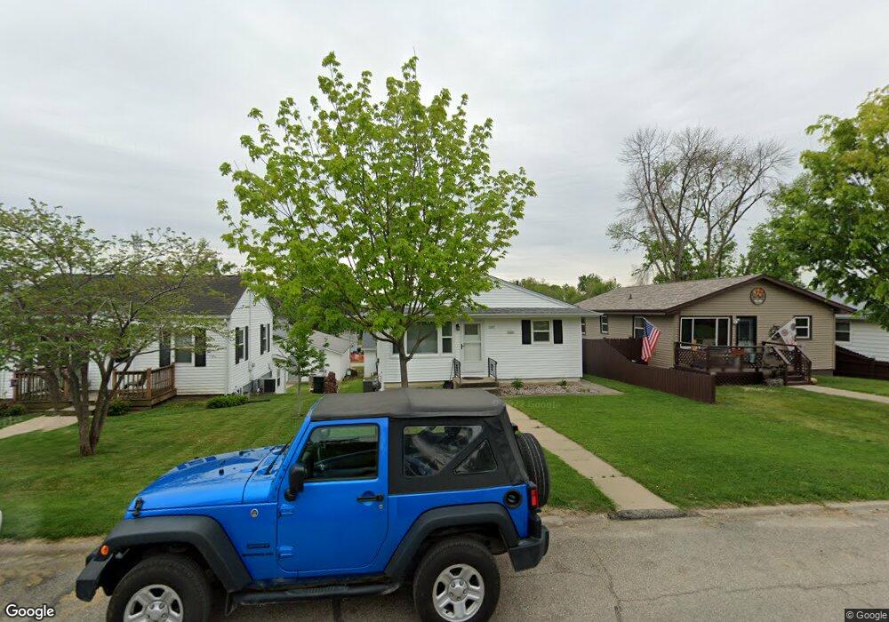 1335 20th Ave SW, Cedar Rapids, IA 52404 - photo 1