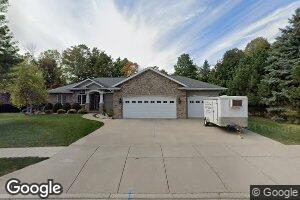 596 Cornrow Ln, Combined Locks, WI 54113