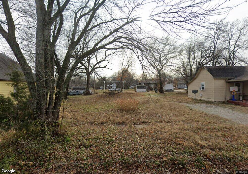 1606 Felix Ave, Parsons, KS 67357 - photo 1