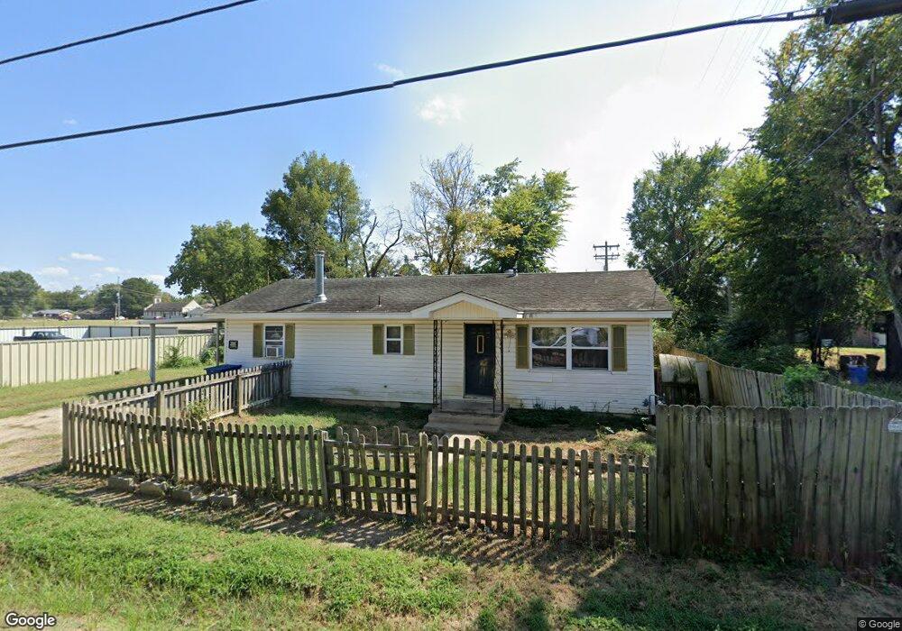 204 SW 3rd St, Muldrow, OK 74948 - photo 1