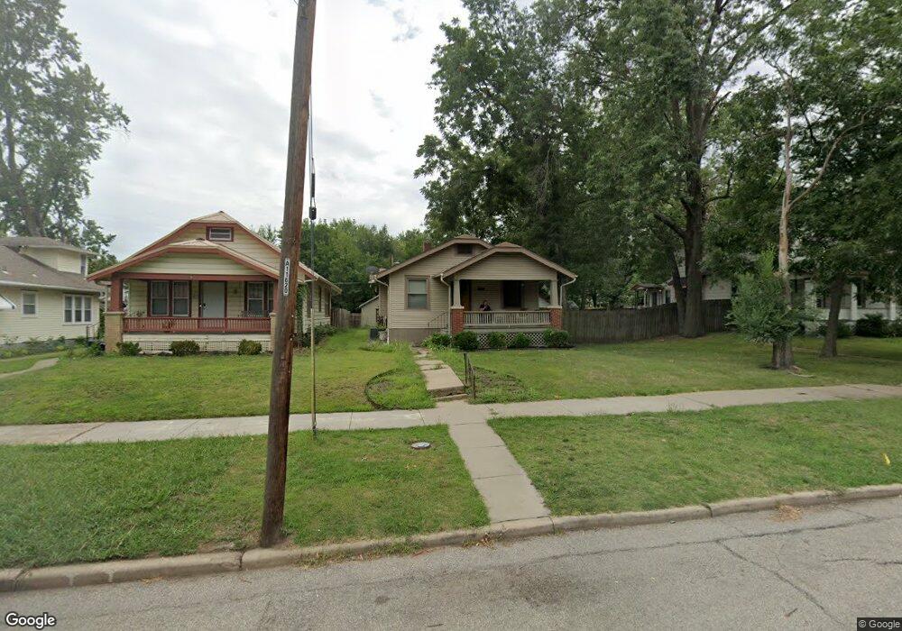 2221 SW Huntoon St, Topeka, KS 66604 - photo 1