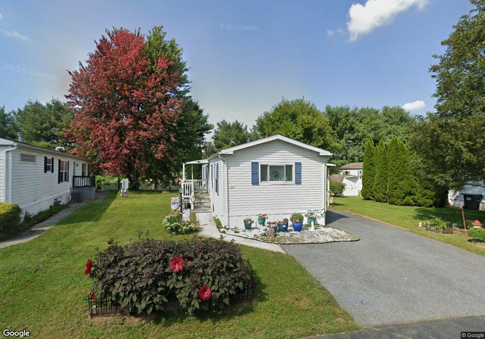 120 Greenbriar Cir, Lancaster, PA 17603 - photo 1