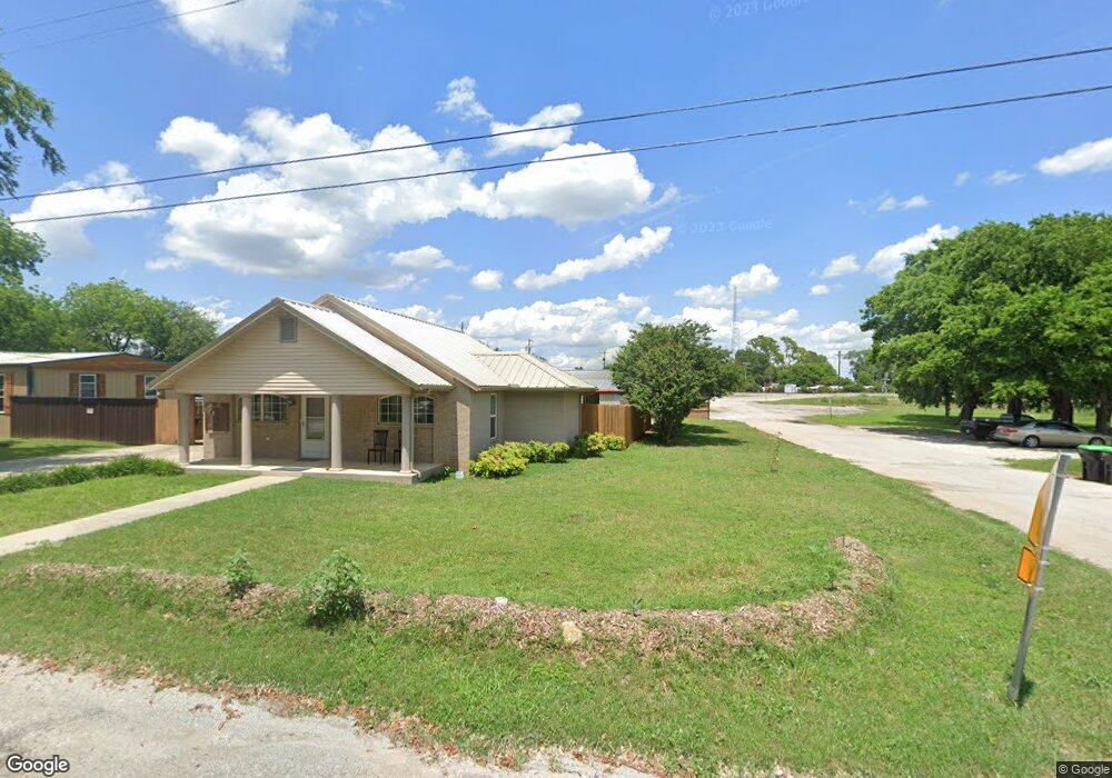 421 E Boyd Ave, Boyd, TX 76023 - photo 1