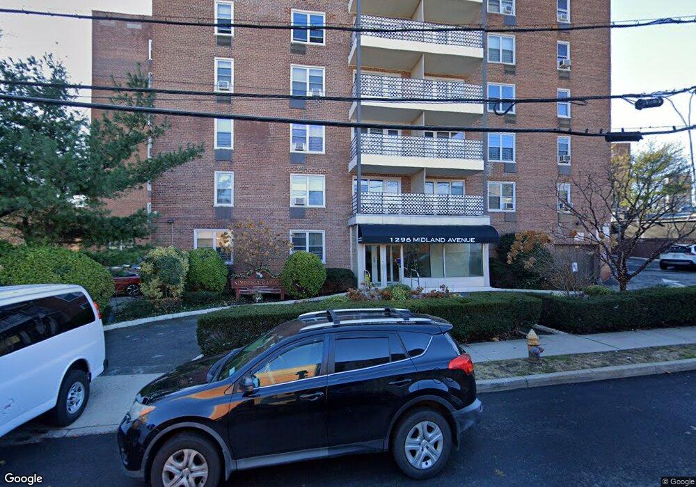 Kimberly Gardens Cooperative unit 4J, Yonkers, NY 10704 - photo 1