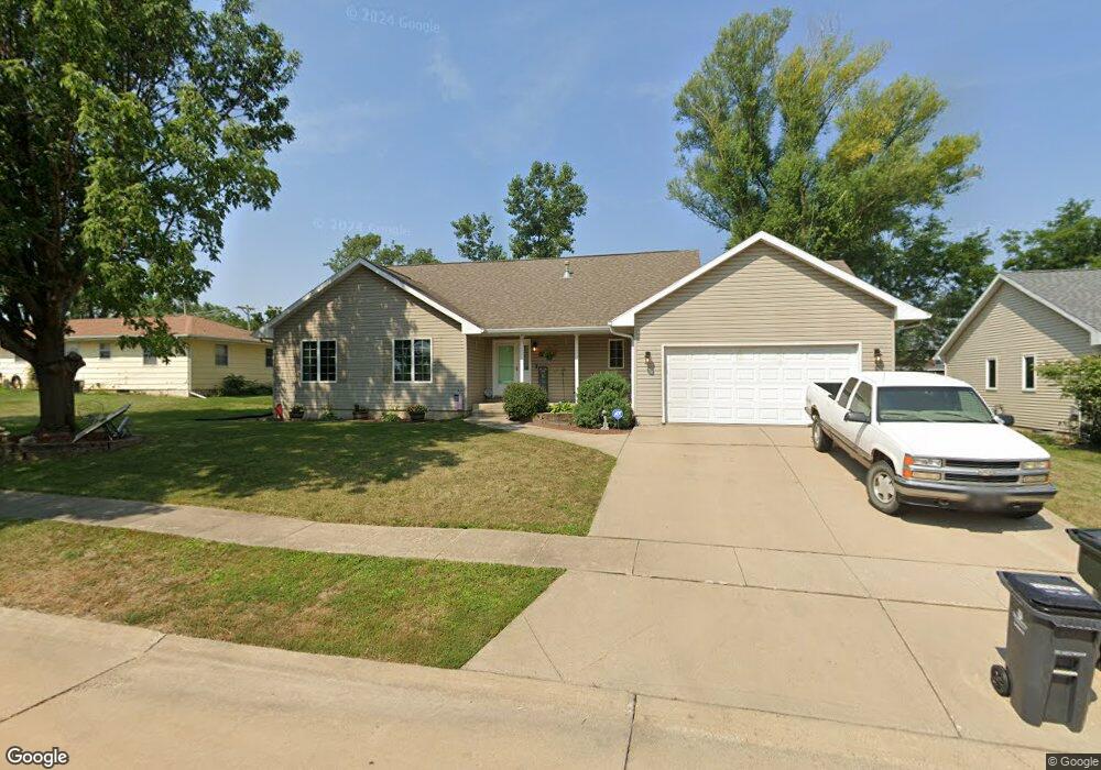 1230 41st Street Ct NW, Cedar Rapids, IA 52405 - photo 1