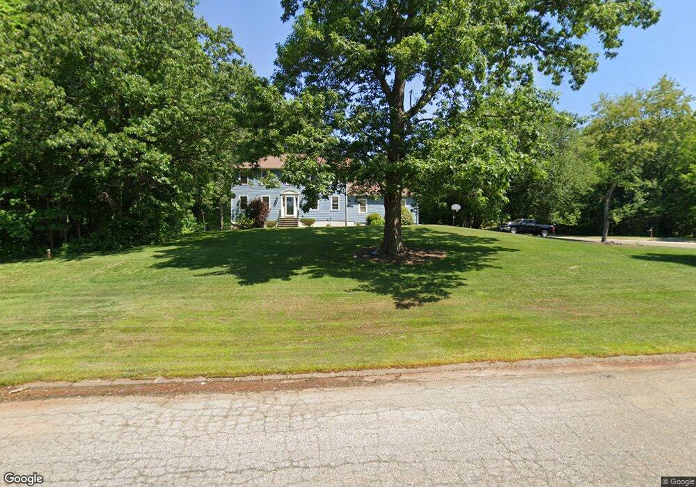 52 Waucantuck Dr, Uxbridge, MA 01569 - photo 1