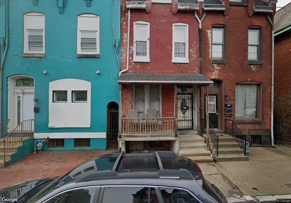 748 N 10th St, Reading, PA 19604 - photo 1