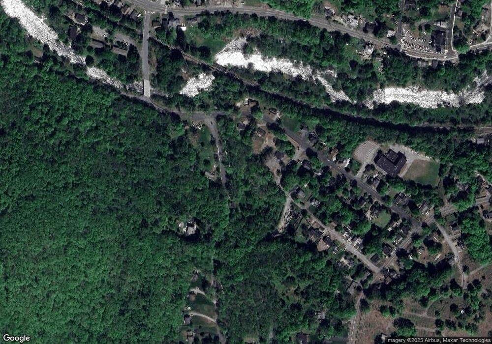 81 Mechanic St, West Brookfield, MA 01585 - photo 1