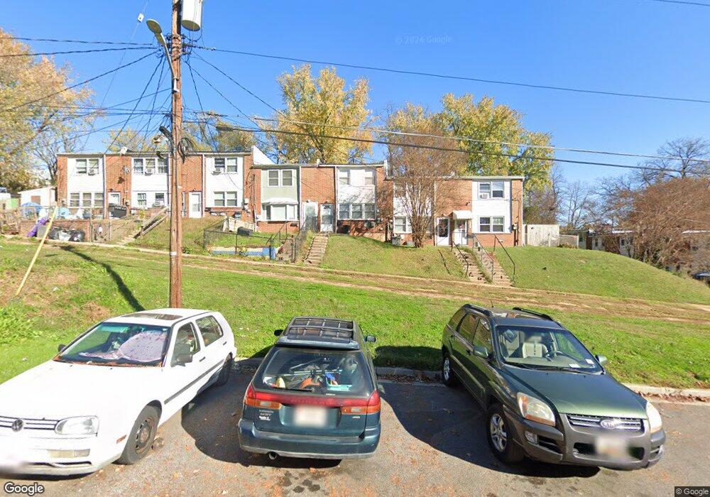 3318 Kessler Ct, Halethorpe, MD 21227 - photo 1