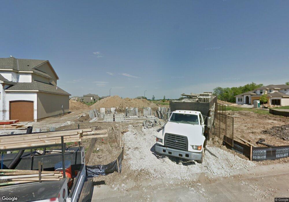 9703 Shady Bend Cir, Lenexa, KS 66227 - photo 1