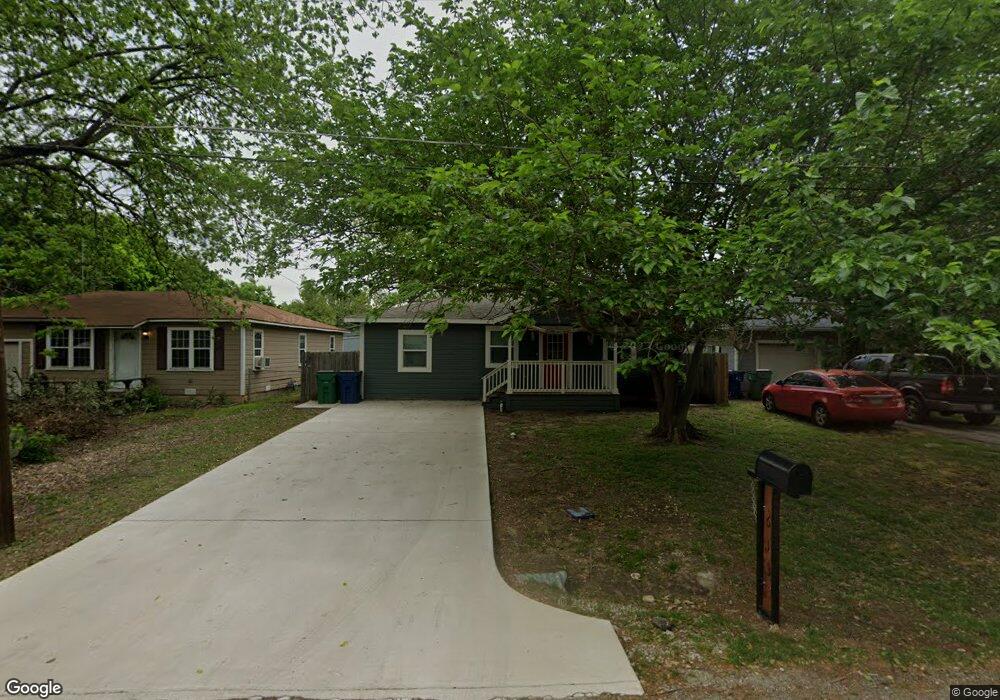 613 S Magnolia St, Pottsboro, TX 75076 - photo 1