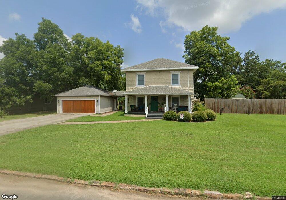 807 E Jefferson St, Hugo, OK 74743 - photo 1