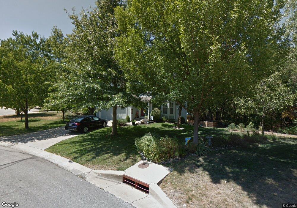 4900 Roundtree St, Shawnee, KS 66226 - photo 1