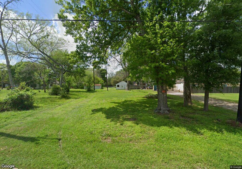 2304 Elm Ave, Bay City, TX 77414 - photo 1