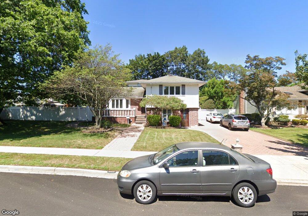 3609 Lynn Ln, Wantagh, NY 11793 - photo 1