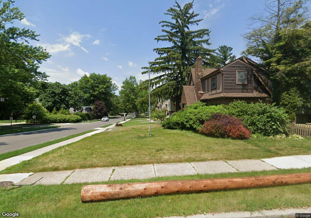 287 Ridge Rd, Grosse Pointe Farms, MI 48236 - photo 1