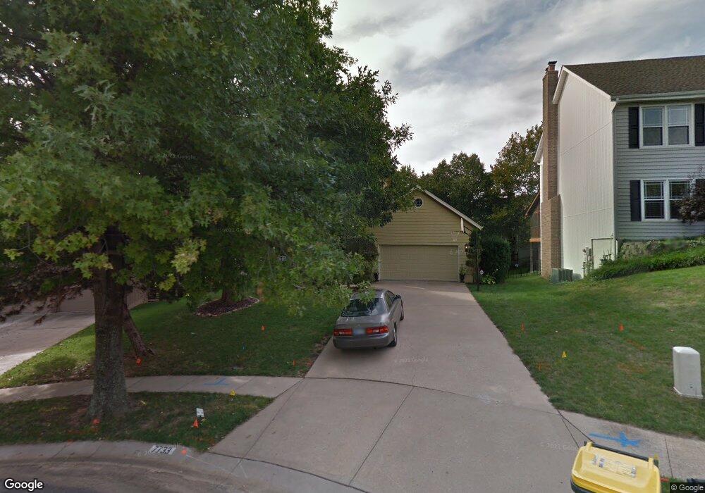 7733 Acuff Ln, Shawnee, KS 66216 - photo 1