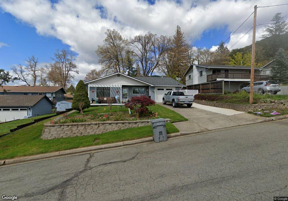 1424 NE View Dr, Grants Pass, OR 97526 - photo 1