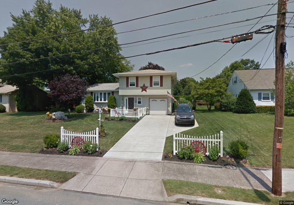 307 E Hemlock St, Palmyra, PA 17078 - photo 1