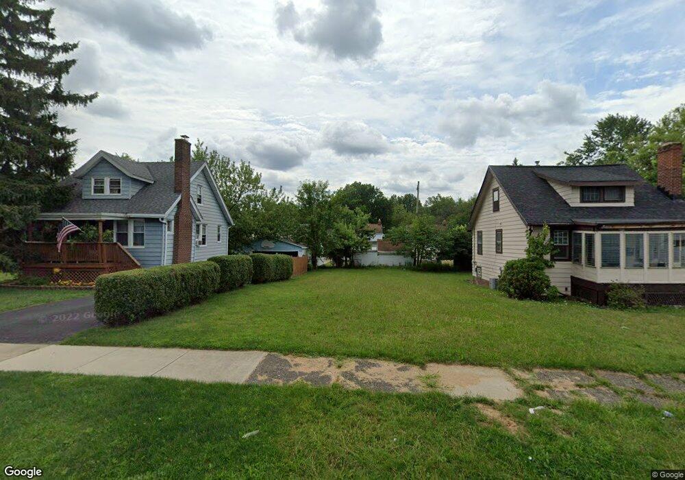 5505 Grasmere Ave, Maple Heights, OH 44137 - photo 1