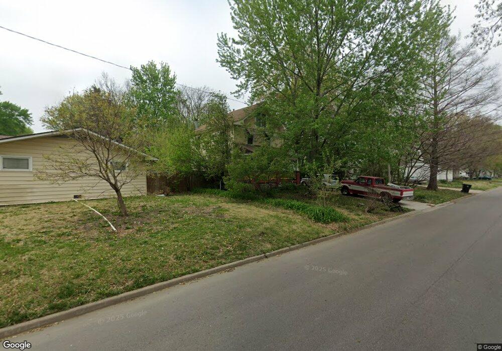 3710 SW Munson Ave, Topeka, KS 66604 - photo 1
