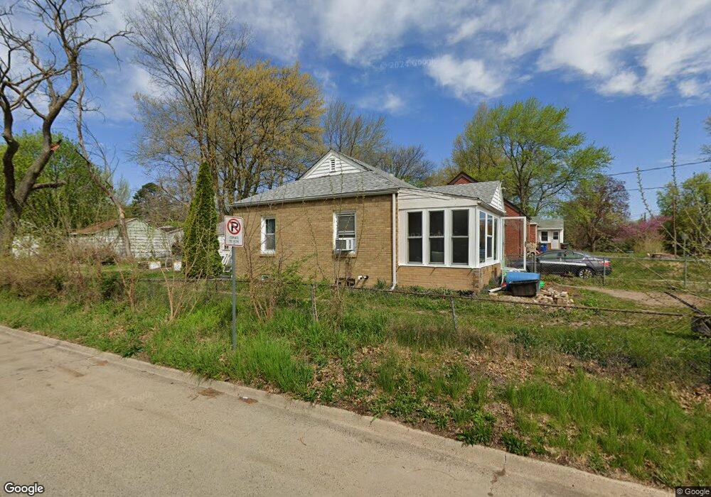 2102 32nd St, Des Moines, IA 50310 - photo 1